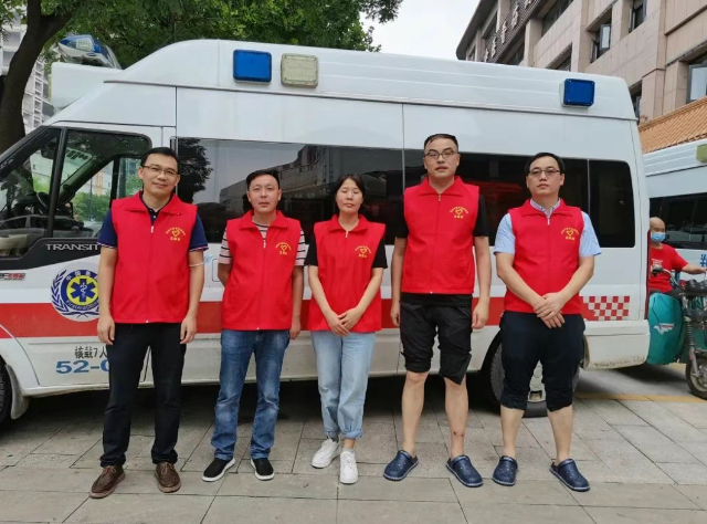 洪水无情人有情，我是党员我先行！