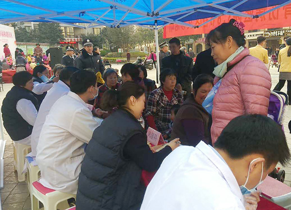 三八节“关爱女性 共建幸福和谐社区”系列公益活动在远大理想城盛大开展