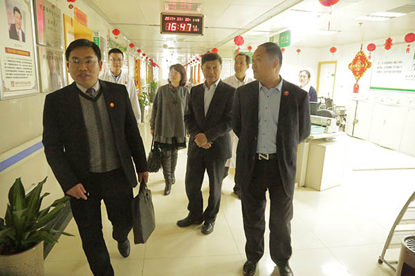 中华中医药学会原秘书长李俊德、北京华夏中医药发展基金会乔利梅副秘书长来我院参观交流