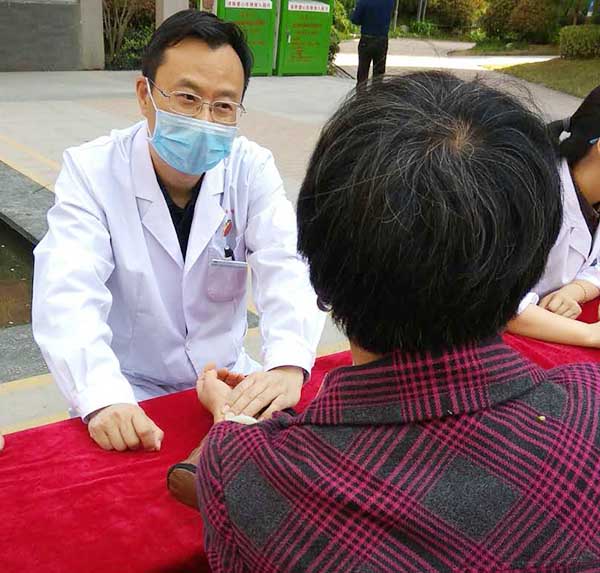 公益义诊｜服务百姓健康社区义诊来到美景鸿城小区