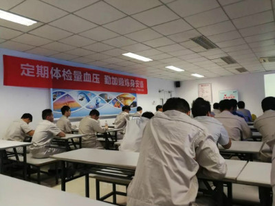 我院专家走进东风日产开展健康教育培训