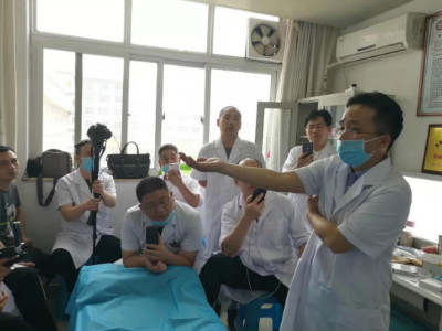 【筋膜点技术】真正的大咖老师现场亲自教学，速来围观！