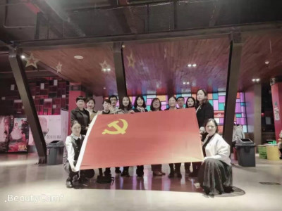 学英雄机组精神，做合格先锋党员——我院开展“不忘初心，牢记使命”主题教育观影活动