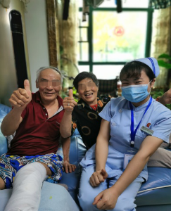 地摊经济之“网约护士”上门，延续护理服务送到家！