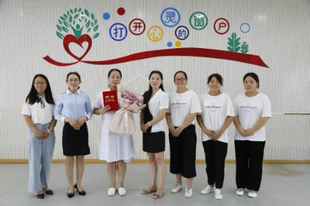 我院与定点医疗帮扶机构好孩子幼儿园成功举行“健康副园长”授聘仪式！