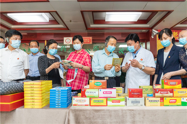 聚焦民生——全国人大代表们走进“家门口”的医院